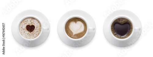 Plakat Kształt serca, symbol miłości na czarnej filiżance gorącej kawy, znak kochanka Filiżanka kawy z LATTE, Cappuccino, Mocha 3 style dla miłośnika kawy izolować na białym tle z ścieżka klipu.