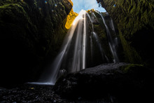 Versteckter Gljúfrabúi Wasserfall, Island