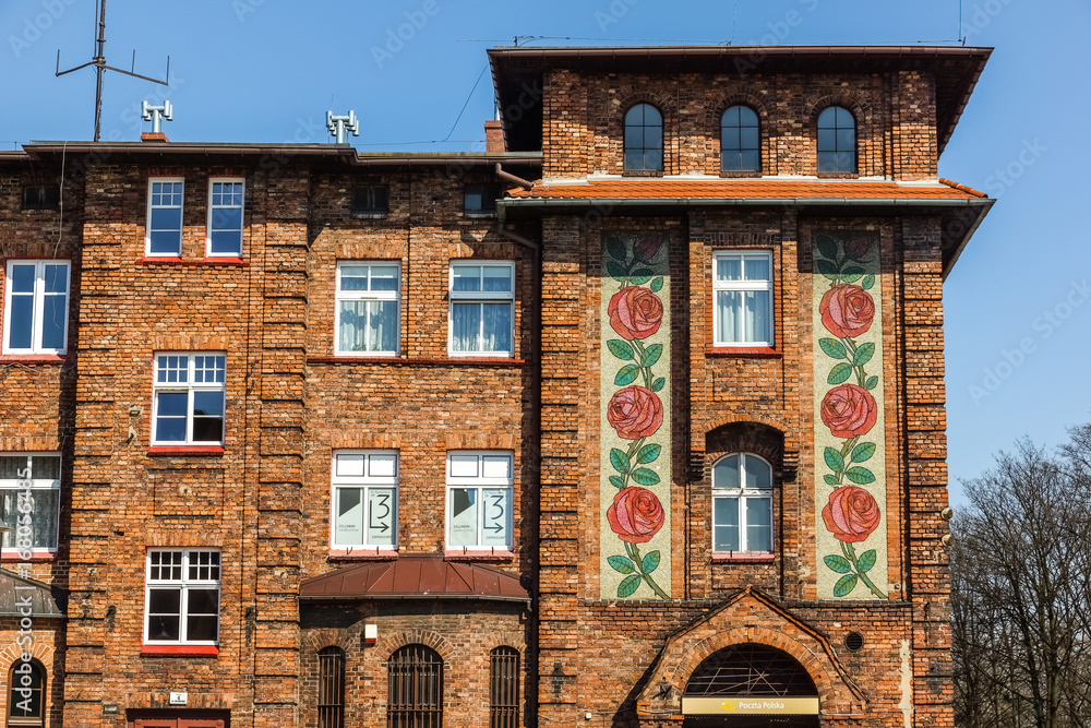 Obraz na płótnie Old building in Historical district Nikiszowiec in Katowice, Silesian, Poland w salonie