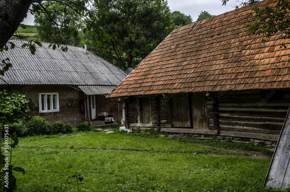 chaty Ukraina Zakarpacie  - obrazy, fototapety, plakaty 