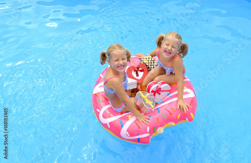 twin swim ring