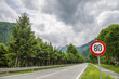 Route nationale/panneau limitations de vitesse 80 km/h