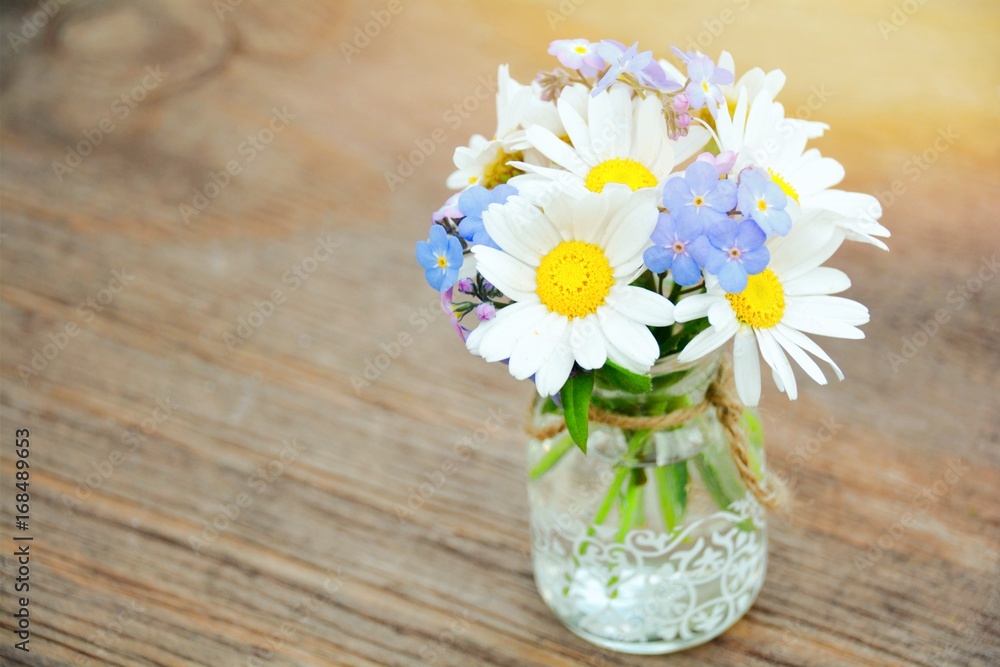 Stock-Foto „Blumenstrauß - Gänseblümchen und Vergissmeinnicht“