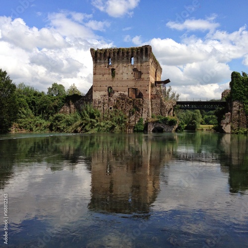 Fotografie, Obraz Borghetto sul Mincio, the Loveliest and the Prettiest Village You Will Ever Visi