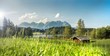Blick auf den Schwarzsee in Kitzbühel im Sommer - Tirol, Österreich