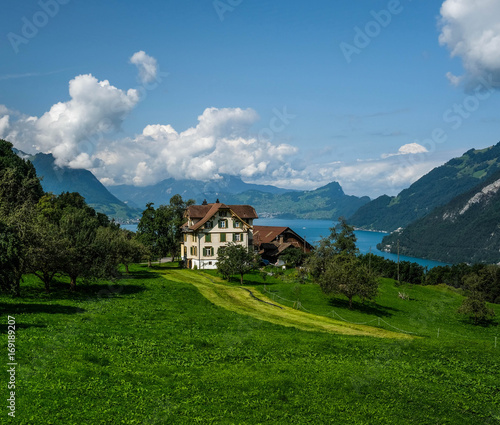 Haus Am See In Der Schweiz Kaufen Sie Dieses Foto Und Finden Sie