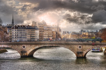 Amazing Sunlight Above Of The Pont Louis-Philippe