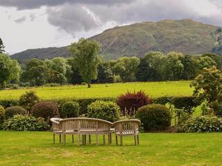 Canvas Print - Lakeland Garden