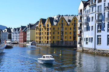 cityscape street gondola european italian netherlands bridge buildings boat tourism houses town building travel house river europe canal  venice water italy architecture city amsterdam