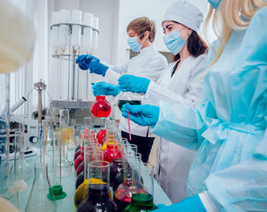 Science technician at work in the laboratory.