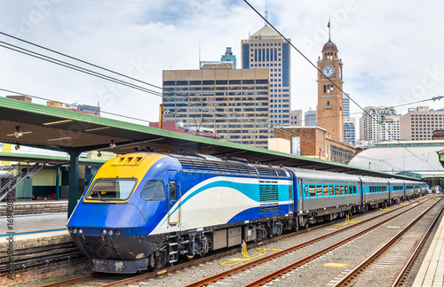 Zdjęcie XXL Pociąg ekspresowy do Canberra na dworcu centralnym w Sydney