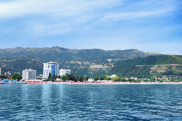 Poster - Picturesque view of small city on seashore