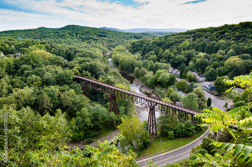 Cuadros en Lienzo View of the Rosendale, NY Train Trestle from the Joppenbergh Mountain