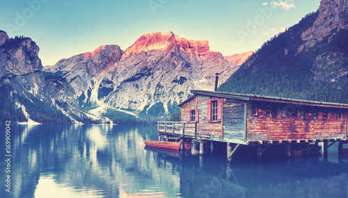 Dekoracja na wymiar  jesien-nad-romantycznym-gorskim-jeziorem