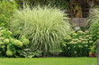canvas print picture - Summer Garden green-white, Sommergarten, gepflegte moderne Gartenanlage in grün-weiß