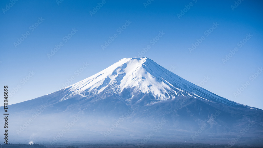 close up peak of fuji mountain with beautiful clear sky - obrazy, fototapety, plakaty 