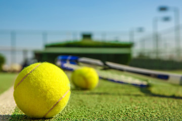 Canvas Print - Tennis ball on modern court