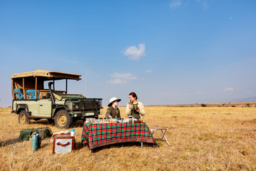 Wall Mural - family safari