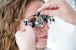 Badanie wzroku w oprawach próbnych. 