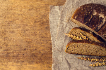 Poster - Cut dark bread