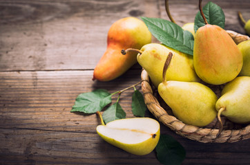 Sticker - Sweet pears in the basket
