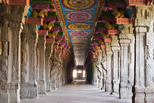 inside meenakshi temple