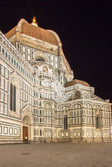 Wall Mural - The Basilica di Santa Maria del Fiore at night, Florence, Italy