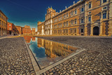 Fototapeta Miasto - water in front of Royal palace