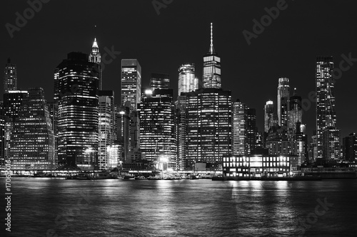 czarno-bialy-obraz-panorame-manhattanu