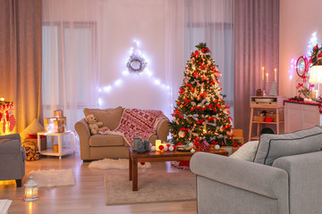 Canvas Print - Decorated living room with beautiful Christmas tree