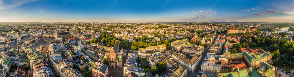 Obraz na płótnie Kraków - panorama starego miasta z powietrza. Atrakcje i zabytki Krakowa, od Sukiennic do Wawelu. w salonie
