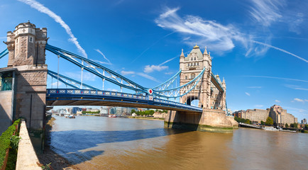 Wall Mural - Panoramic image of Tower Bridge in London on a bright sunny day