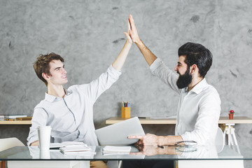 Canvas Print - Businessmen hi-five