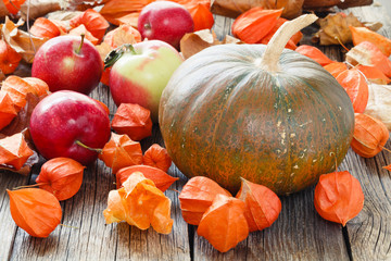 Canvas Print - Autumn harvest on wooden table