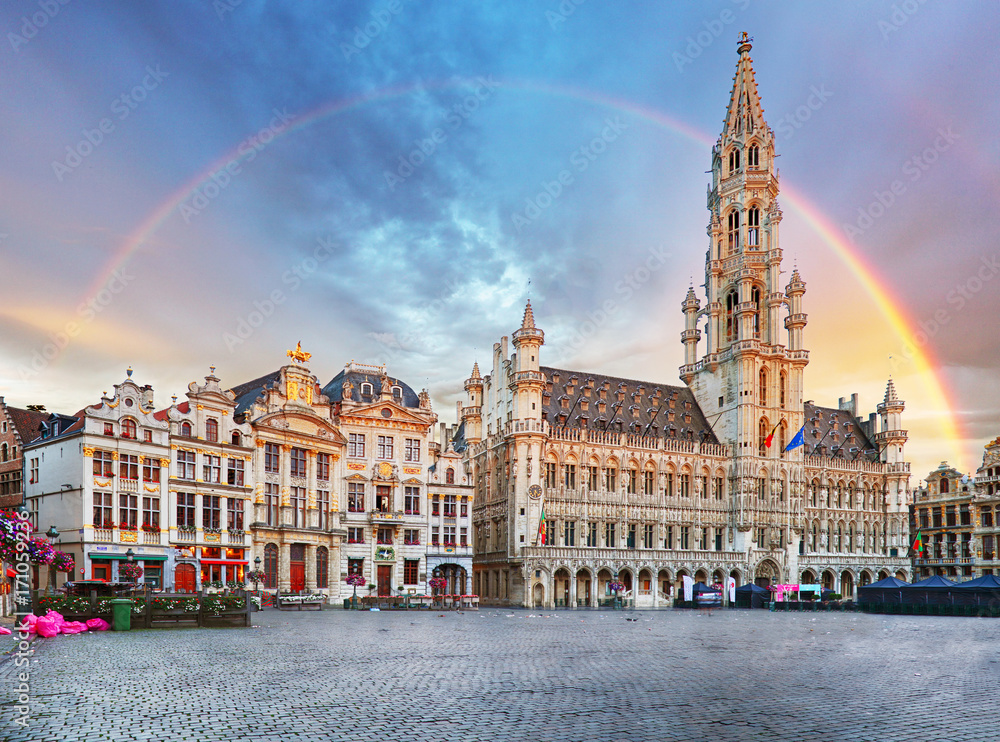 Obraz na płótnie Brussels, rainbow over Grand Place, Belgium, nobody w salonie