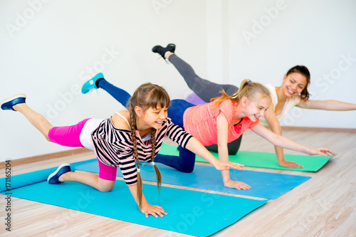 Fotografia  Girls in a gym