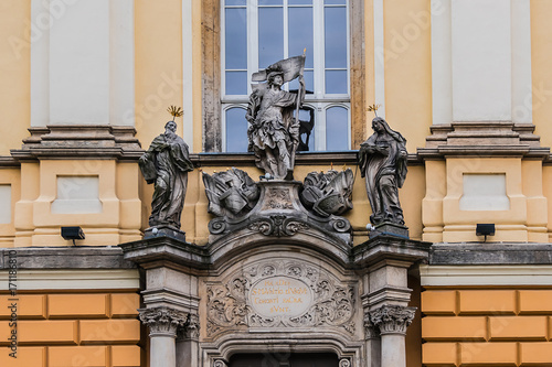 Dekoracja na wymiar  zespol-klasztorny-benedyktynow-1720-1723-w-legnicy-klasztor-i-kosciol-benedyktynow