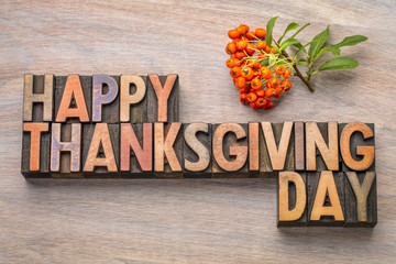 Wall Mural - Happy Thanksgiving Day in wood type