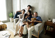 © Rawpixel.com - Asian family happiness togetherness at home