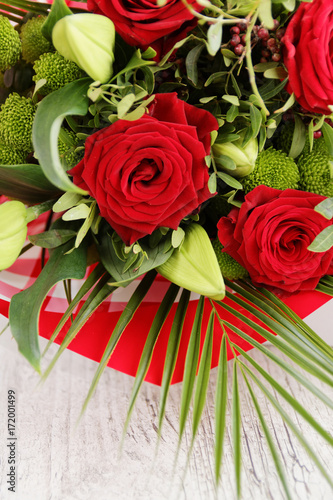 Bouquet De Fleurs Avec Roses Rouges Buy This Stock Photo