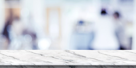 Leinwandbilder - Empty white marble table top with blur patient waiting for doctor at hospital with bokeh light at background,Mock up template for display of your design,Banner for advertise of product,panorama view