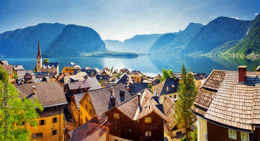 Great views of the lake and Hallstatter. Location place (unesco heritage), Austria, Europe. - obrazy, fototapety, plakaty 