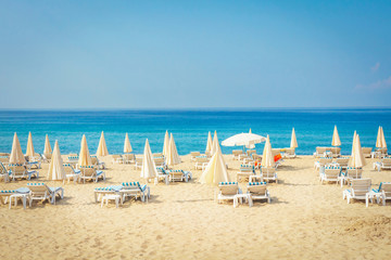 Fototapete - Resort tropical sea beach. Summer vacation on beach in Turkey. Alanya beach