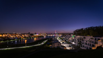 Wall Mural - Der Dortmunder Phönixsee in Hördeam Abend