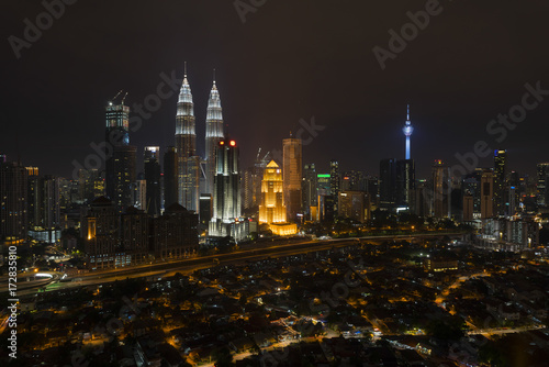 Plakat Panoramę Kuala Lumpur w nocy