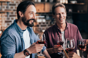 friends drinking wine