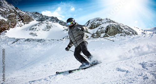 Plakat narciarz i czas zimowy
