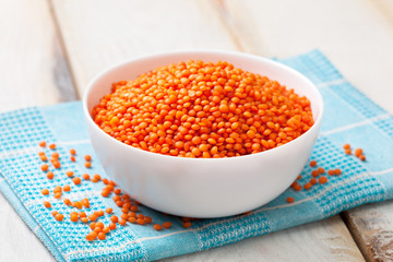 Poster - red lentils in a white bowl