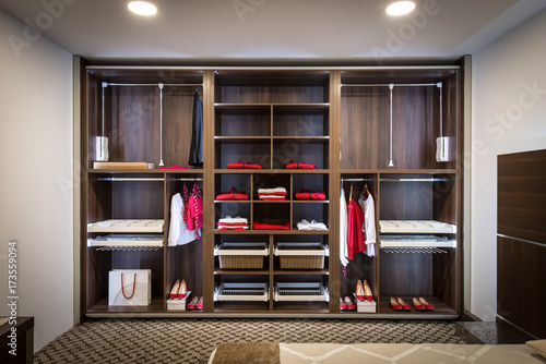 Fotomural Built in closet with warderobe in home interior