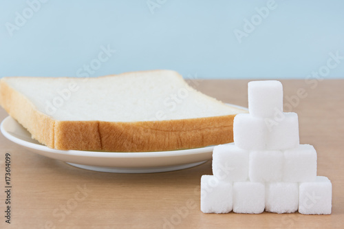 パンと角砂糖で糖質制限ダイエットのイメージ Buy This Stock Photo And Explore Similar Images At Adobe Stock Adobe Stock
